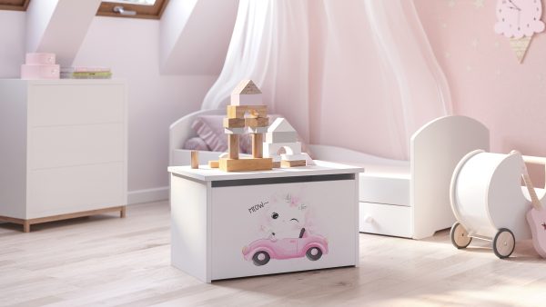 Daria toy chest with children's graphics