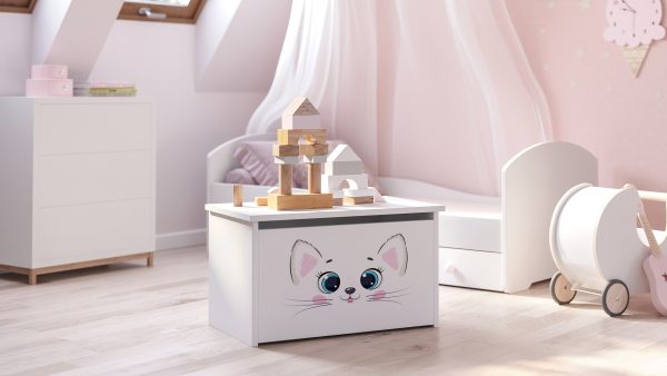 Daria toy chest with children's graphics